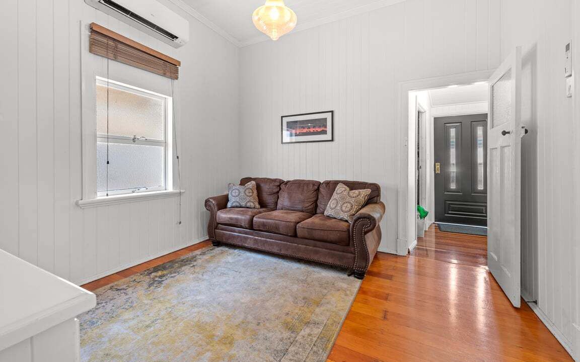 Photo of Livingroom in Highgate Hill