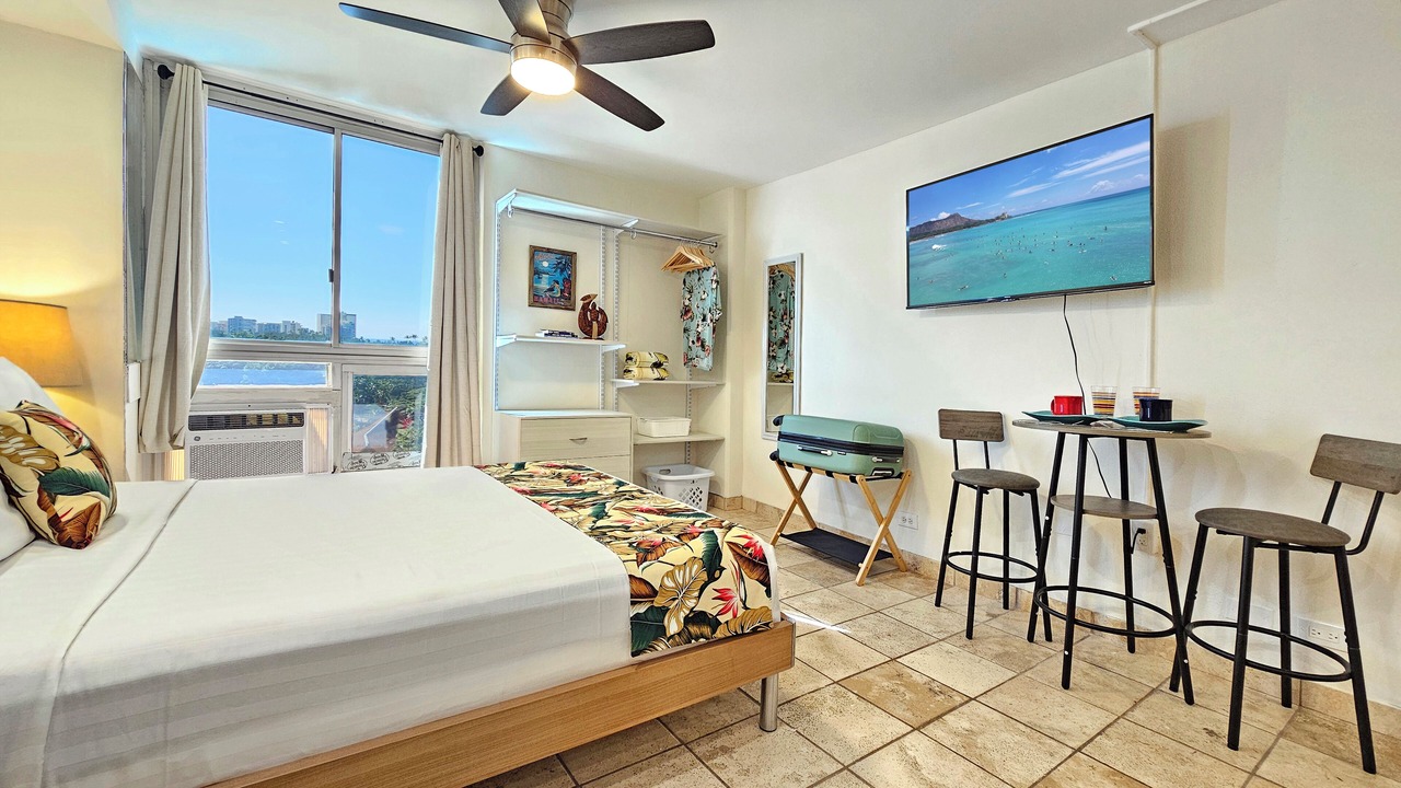 Photo of Bedroom in Waikiki