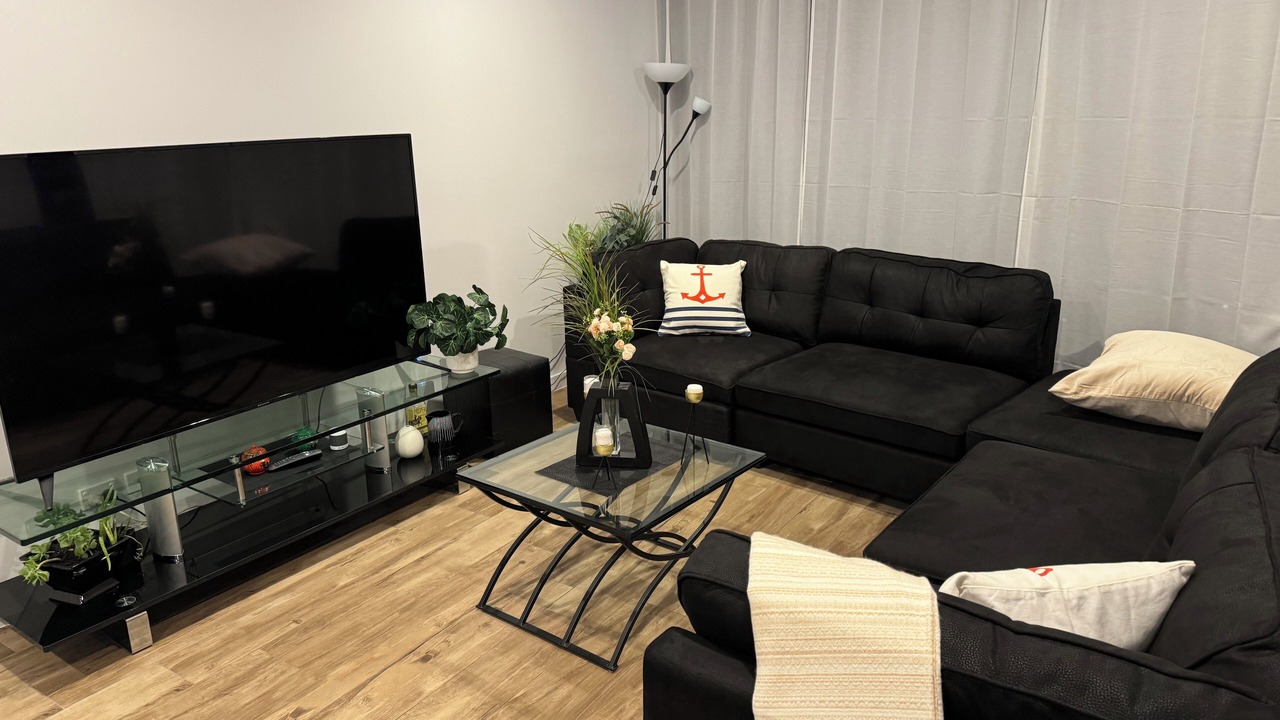 Photo of Livingroom in Main Beach