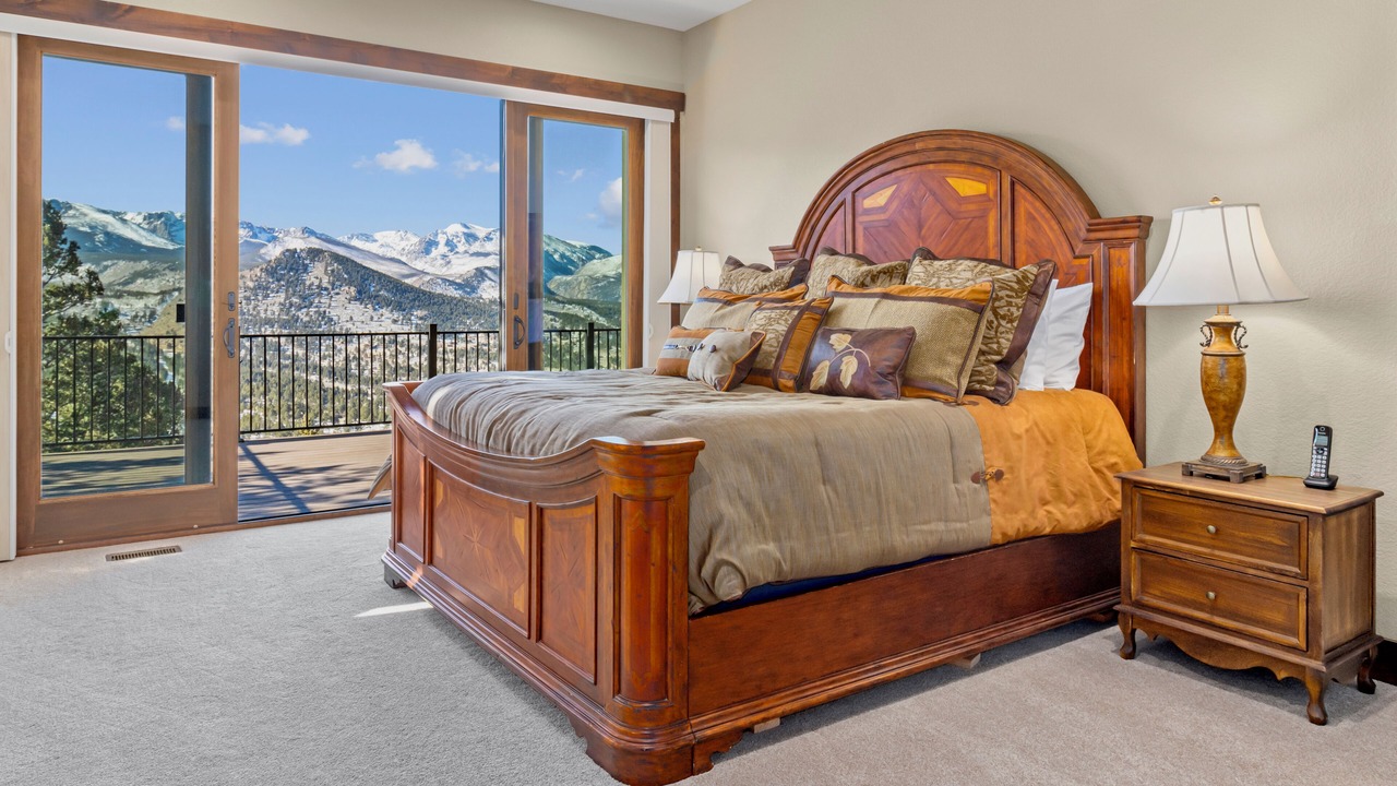 Photo of Bedroom in Windcliff Estates