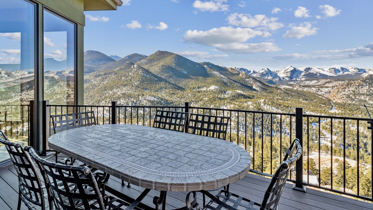 Photo of Outdoor in Windcliff Estates
