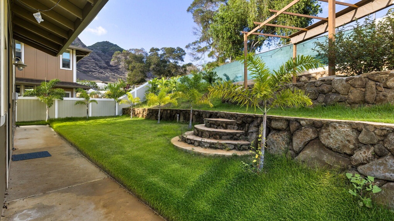 Photo of Outdoor in Makaha Valley