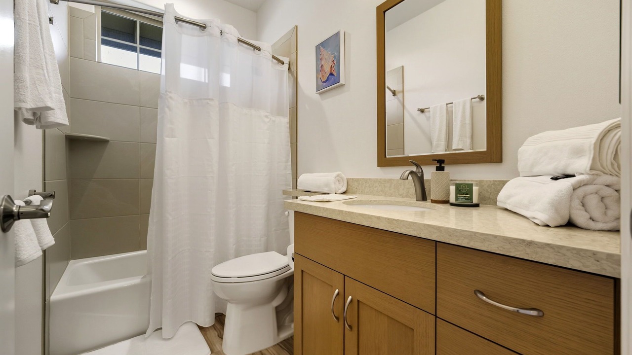 Photo of Bathroom in Makaha Valley