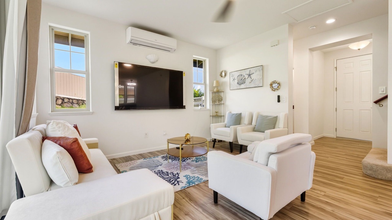 Photo of Livingroom in Makaha Valley