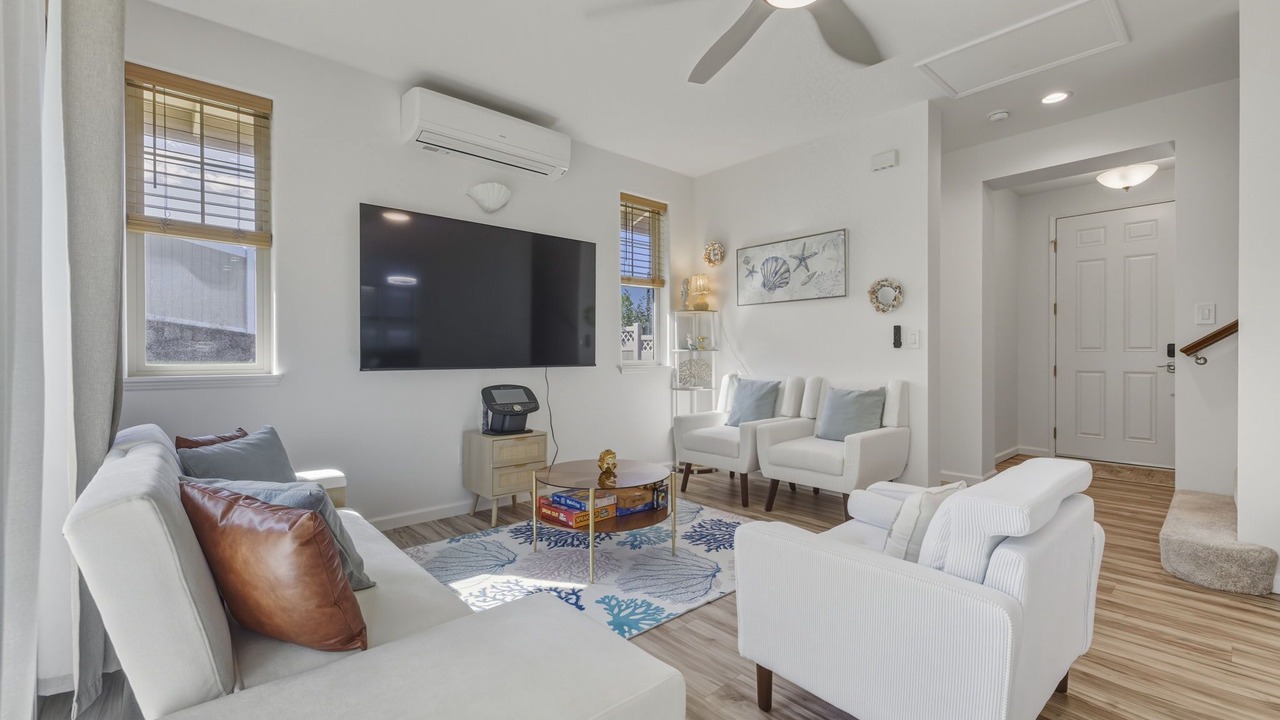 Photo of Livingroom in Makaha Valley