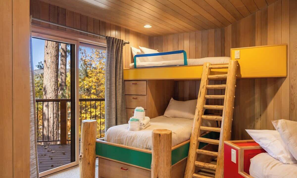 Photo of Bedroom in Evergreen Estates