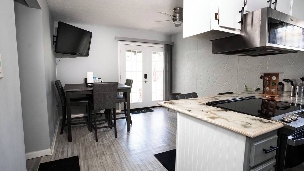 Photo of Kitchen in Summit Station