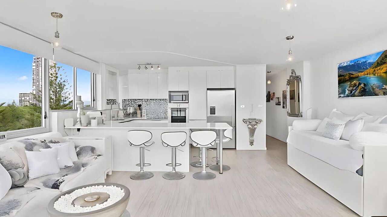 Photo of Livingroom in Main Beach