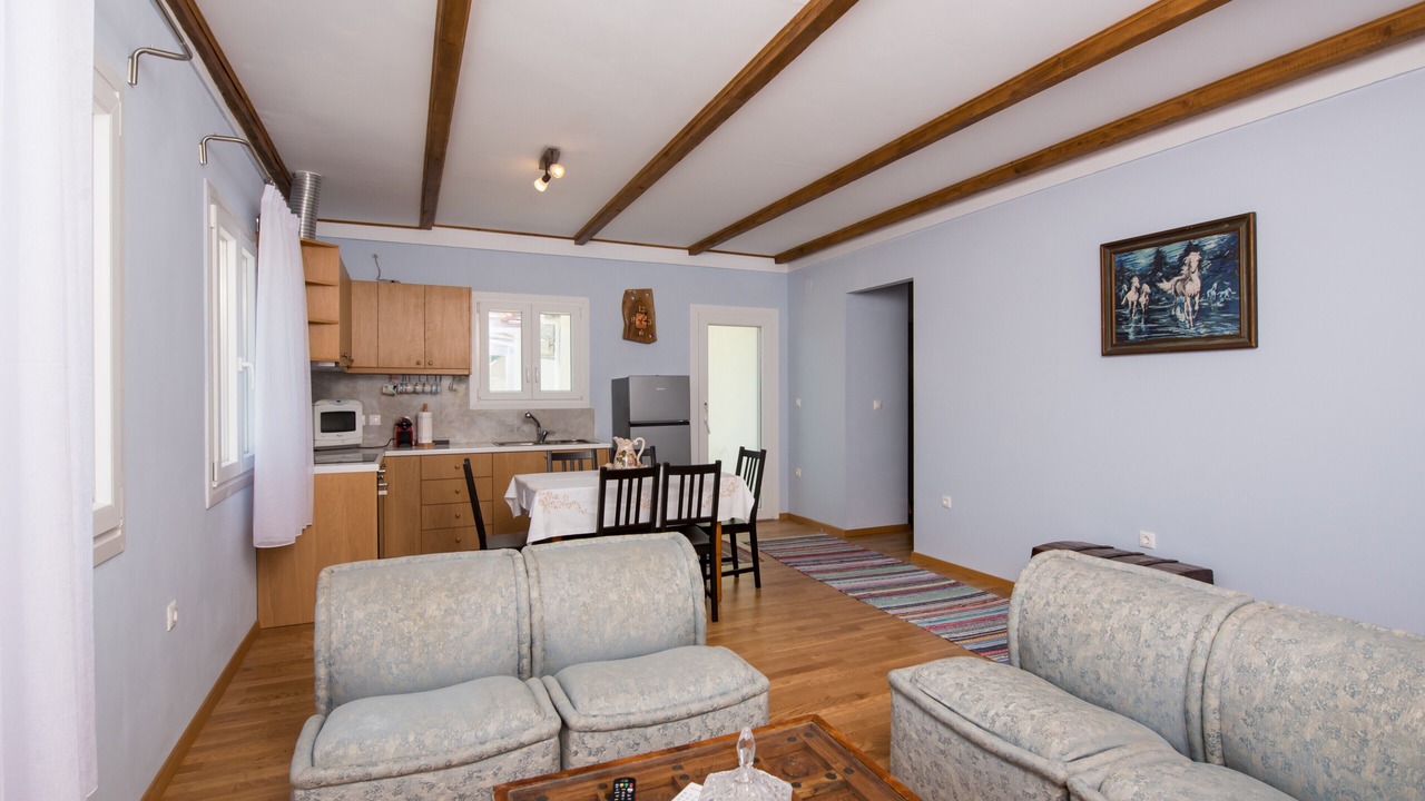 Photo of Livingroom in Sivros