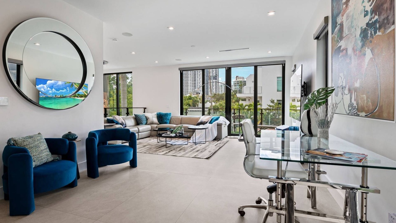 Photo of Livingroom in Beverly Heights