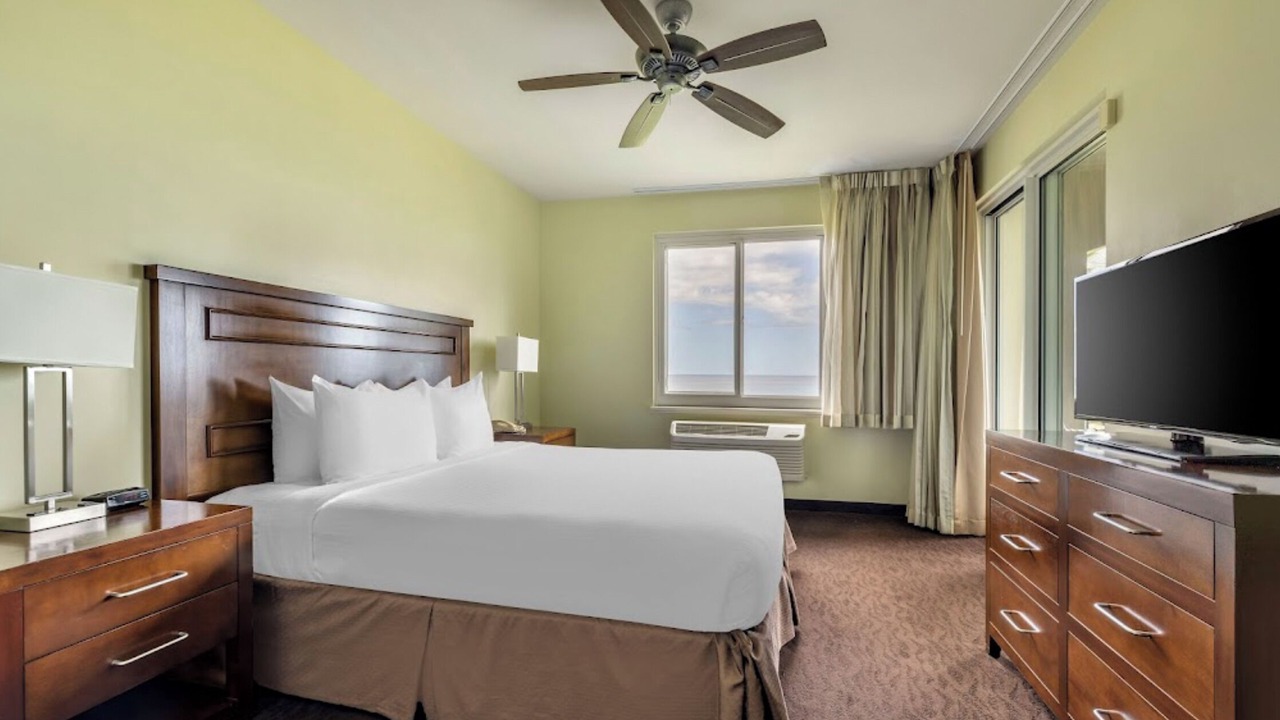 Photo of Bedroom in Poipu