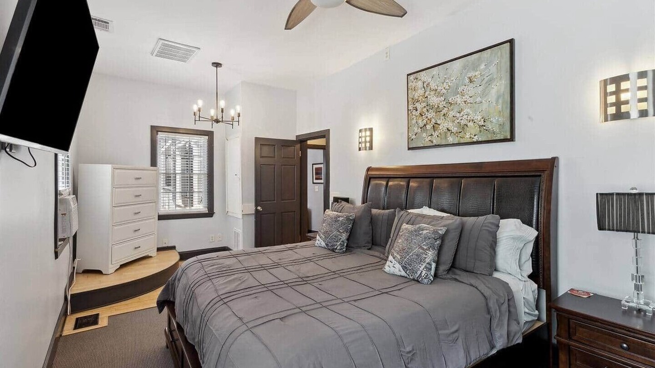 Photo of Bedroom in Beach Institute