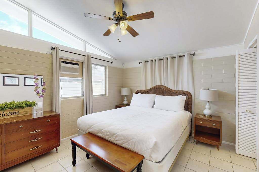 Photo of Bedroom in Portlock