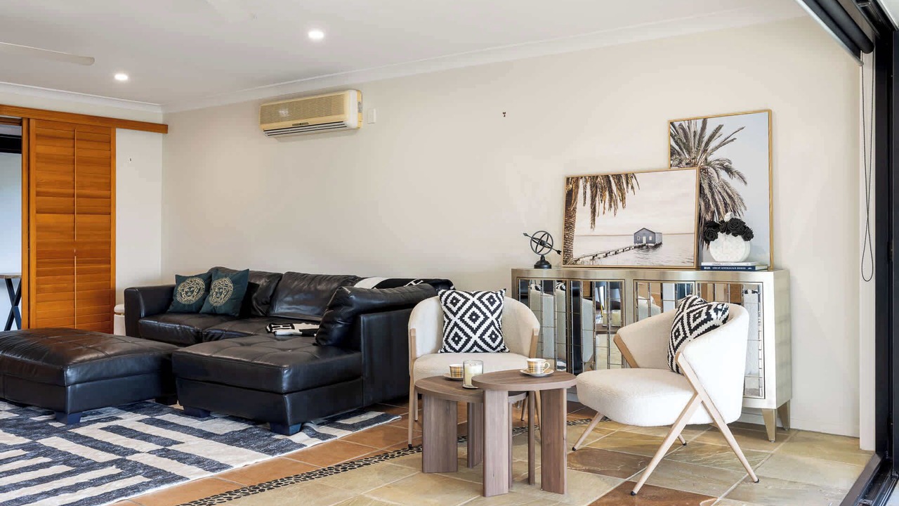Photo of Livingroom in Broadbeach Waters