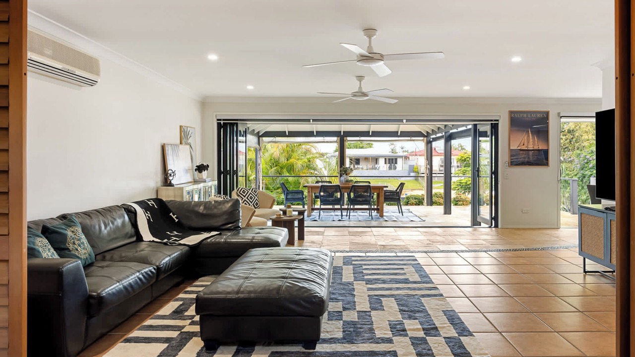 Photo of Livingroom in Broadbeach Waters