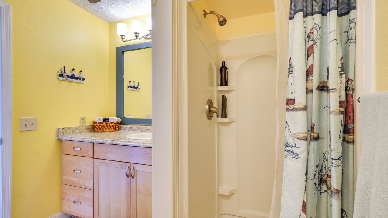 Photo of Bathroom in Historic Kailua Village