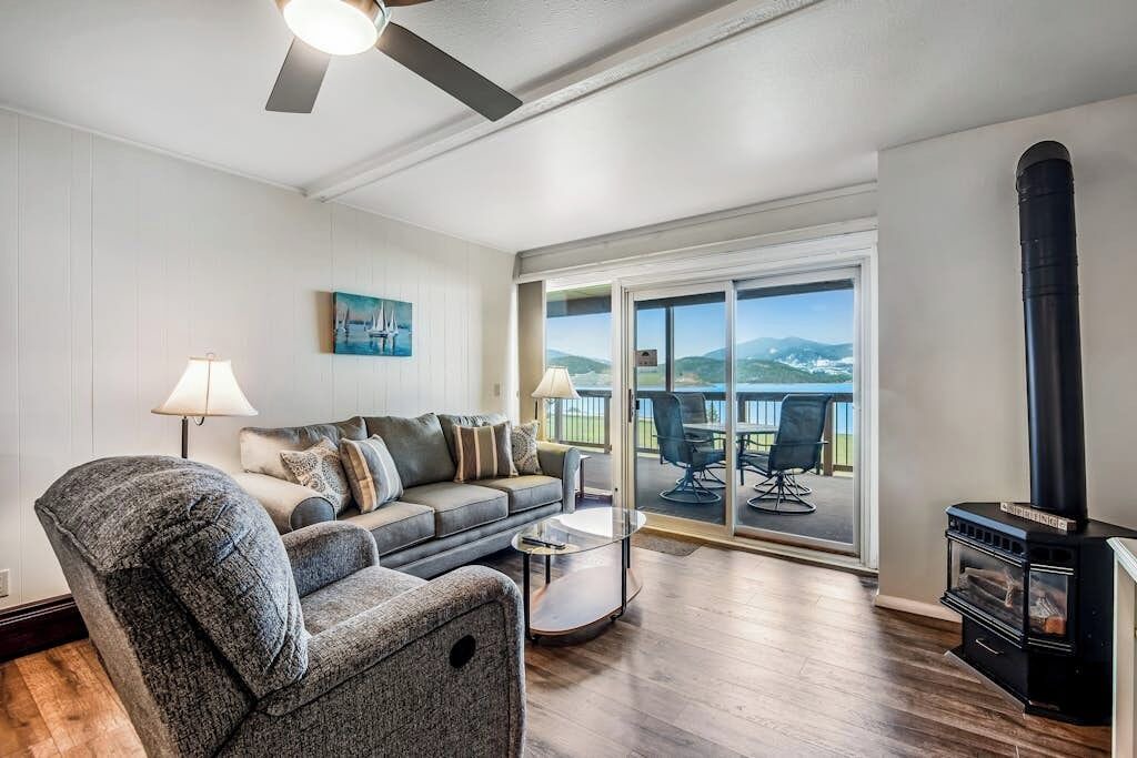 Photo of Livingroom in Dillon