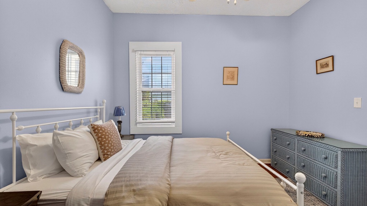 Photo of Bedroom in Beach Institute