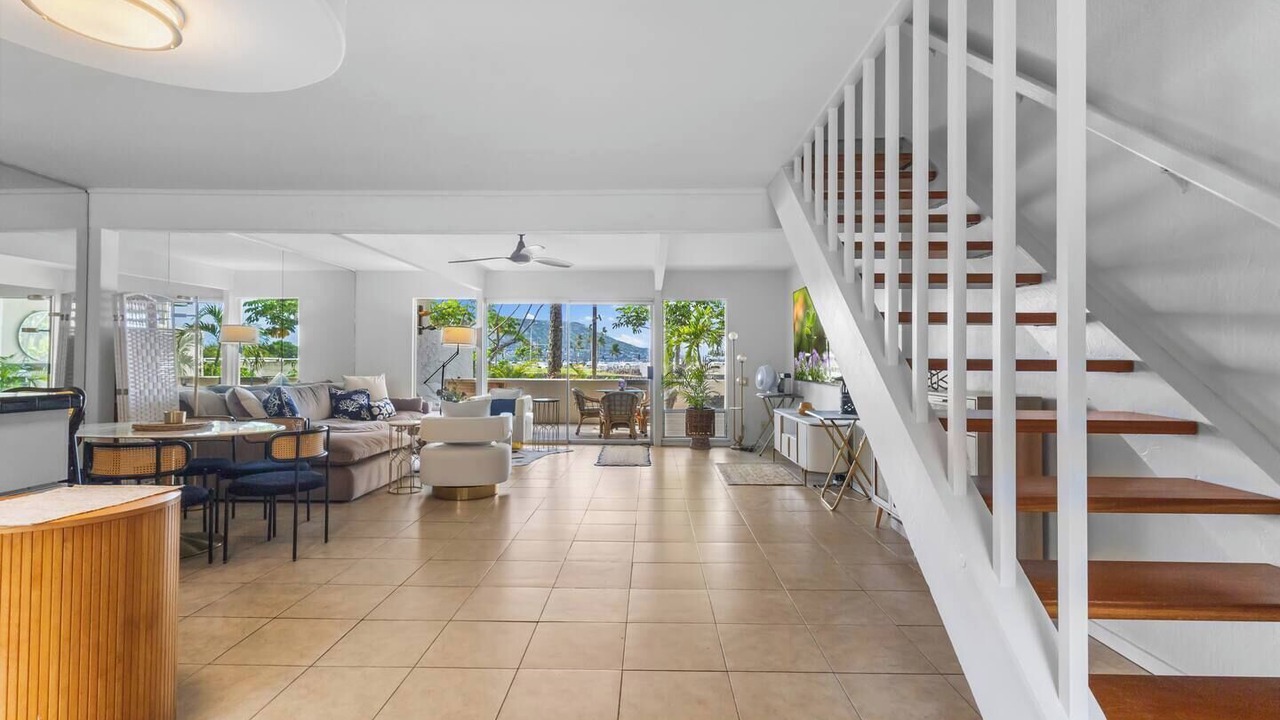 Photo of Livingroom in Portlock