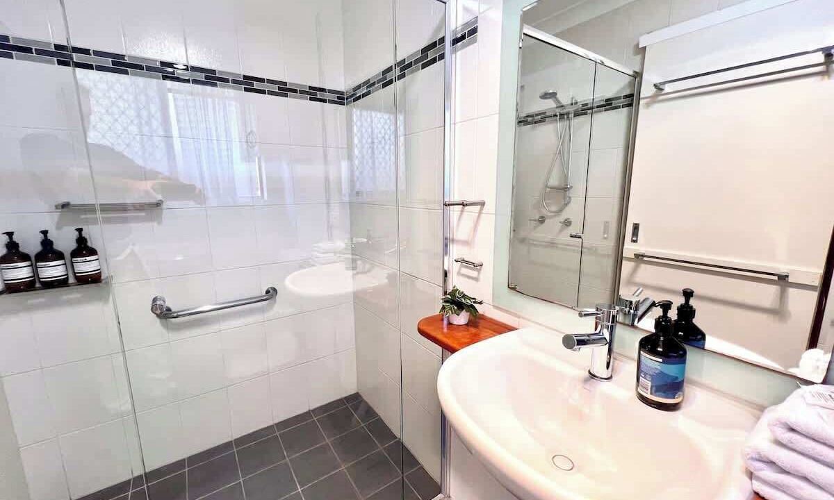 Photo of Bathroom in Mermaid Waters