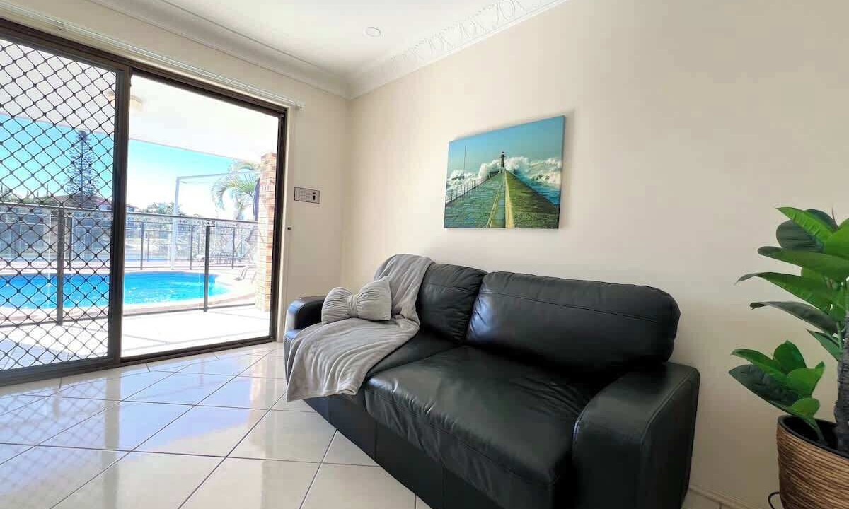 Photo of Livingroom in Mermaid Waters