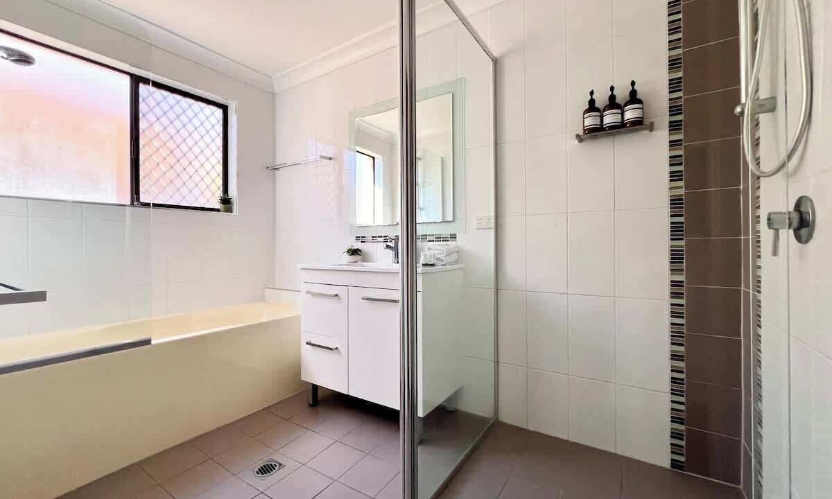 Photo of Bathroom in Mermaid Waters