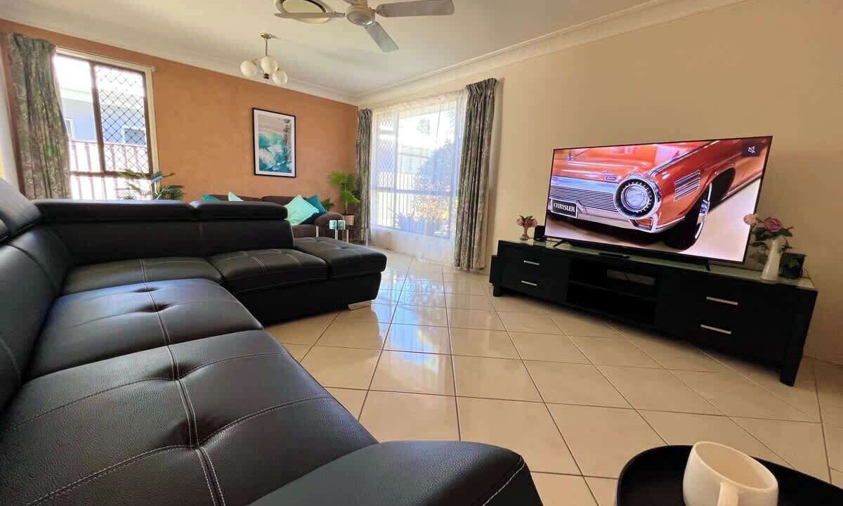 Photo of Livingroom in Mermaid Waters