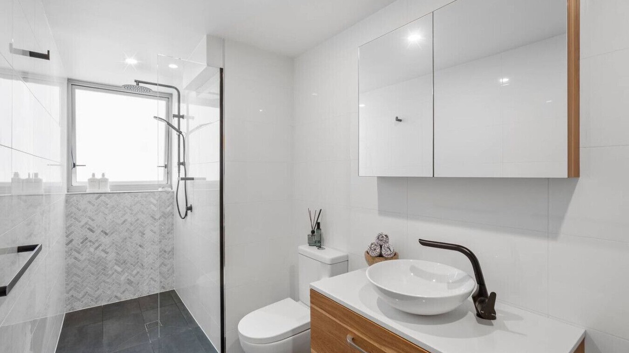 Photo of Bathroom in Main Beach