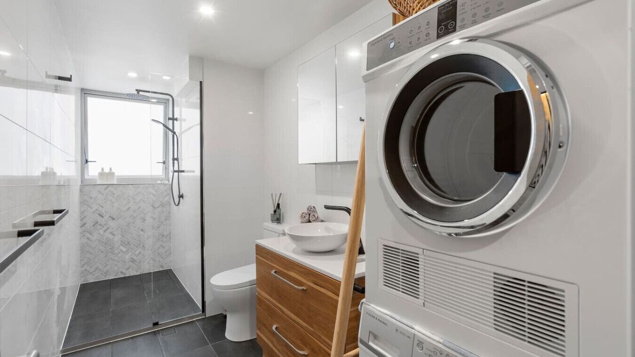 Photo of Bathroom in Main Beach