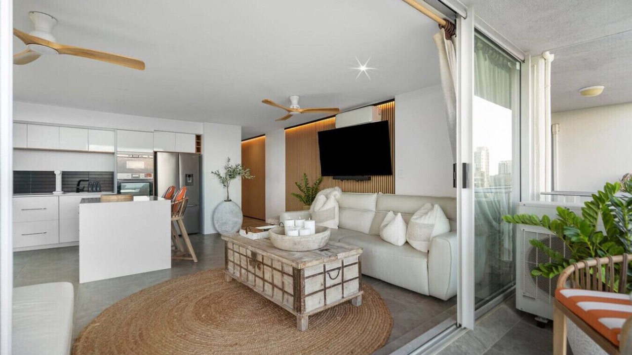 Photo of Livingroom in Main Beach