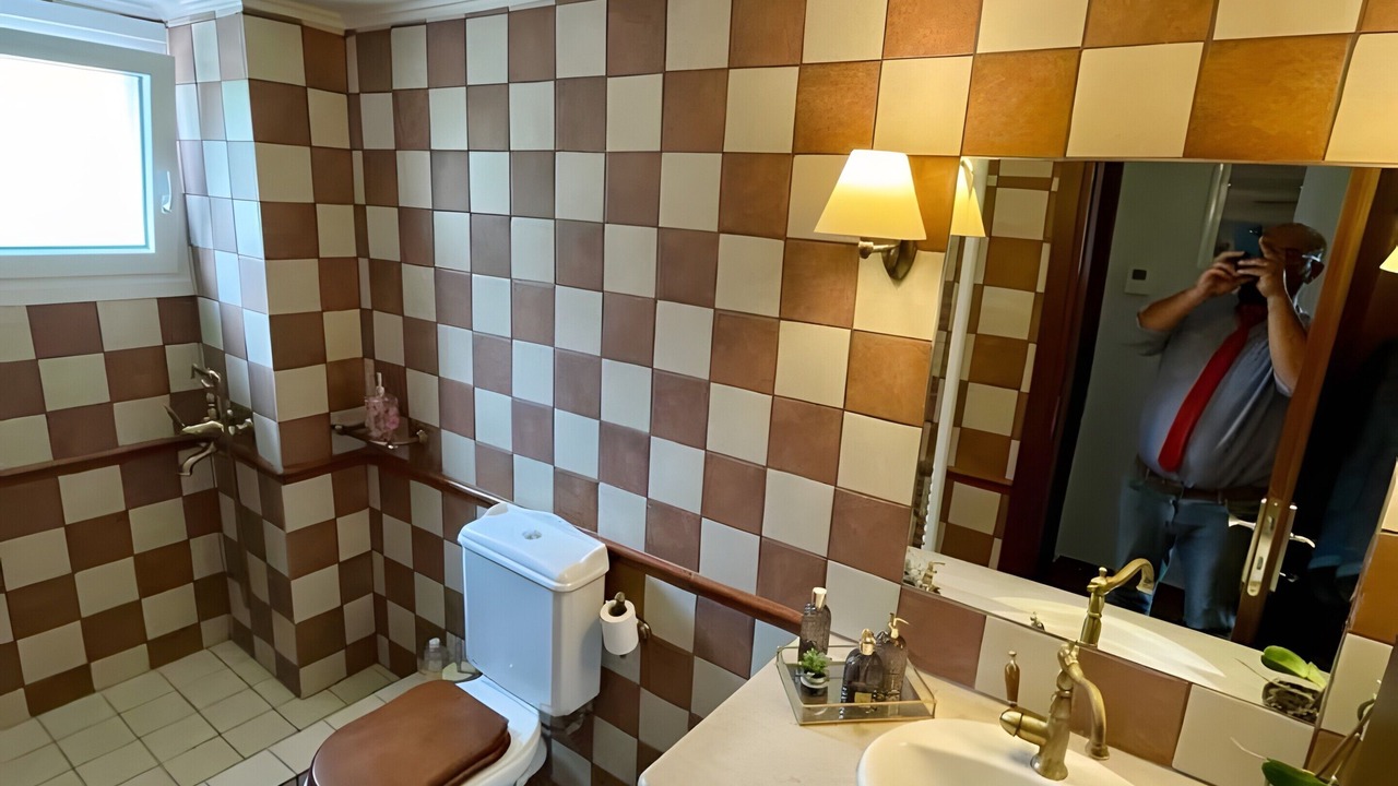 Photo of Bathroom in Pangaio