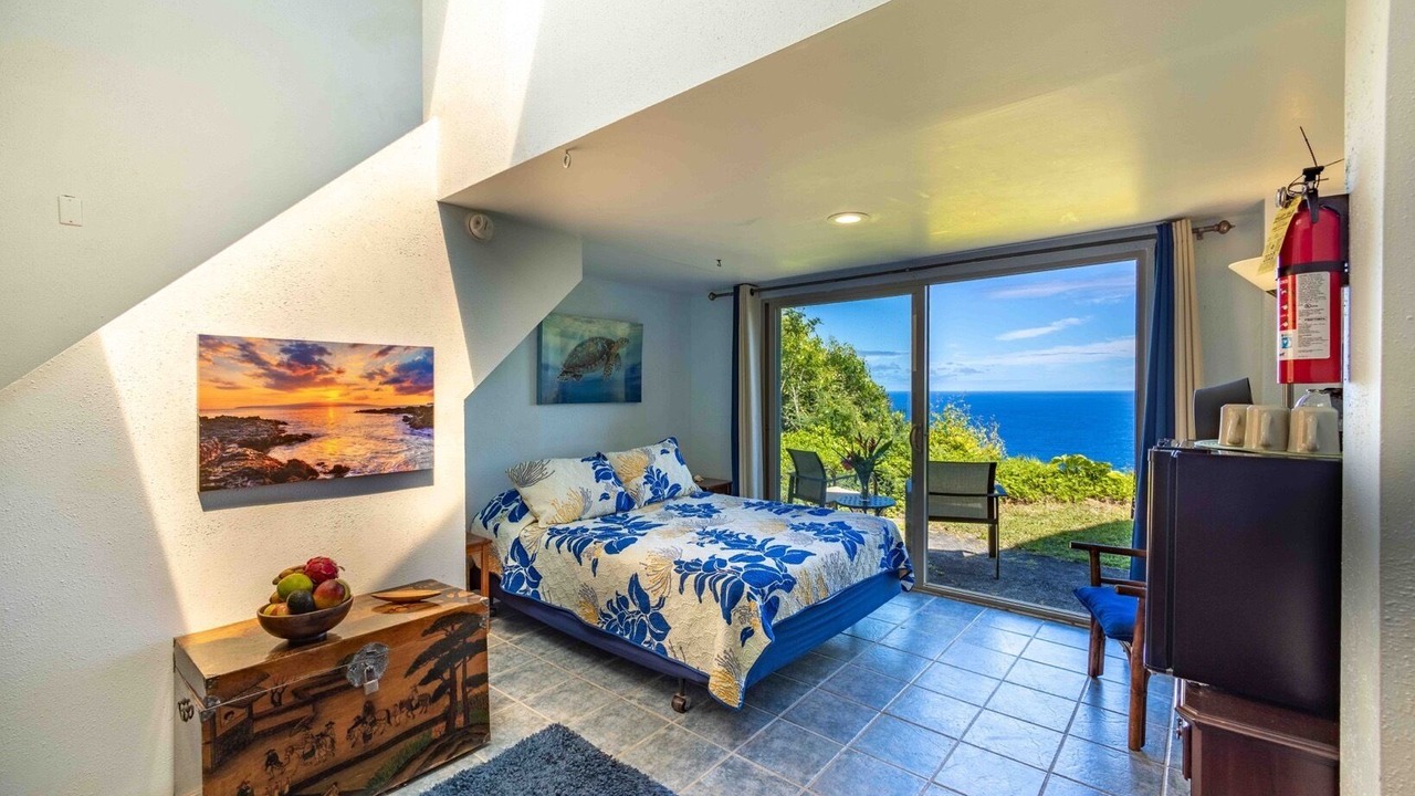Photo of Bedroom in Haiku
