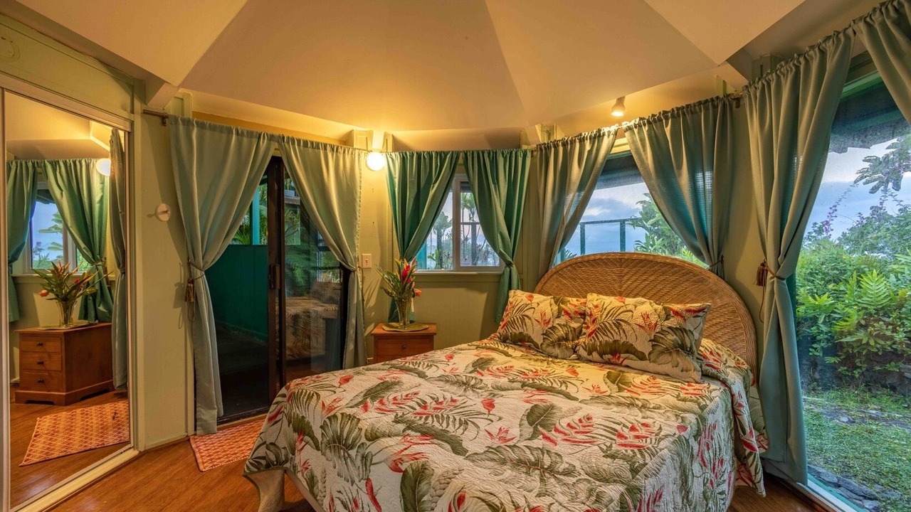 Photo of Bedroom in Haiku