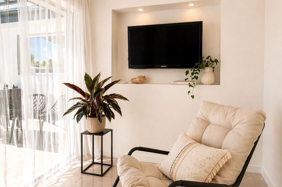 Photo of Livingroom in Broadbeach Waters
