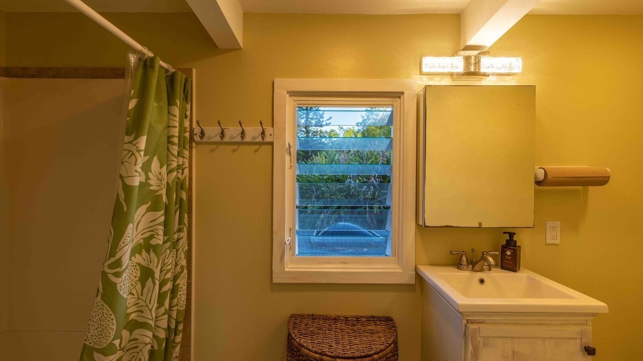 Photo of Bathroom in Huelo