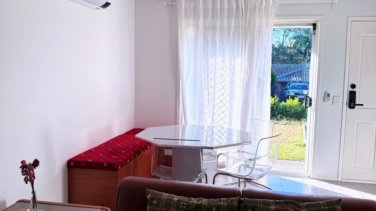 Photo of Livingroom in Oxenford