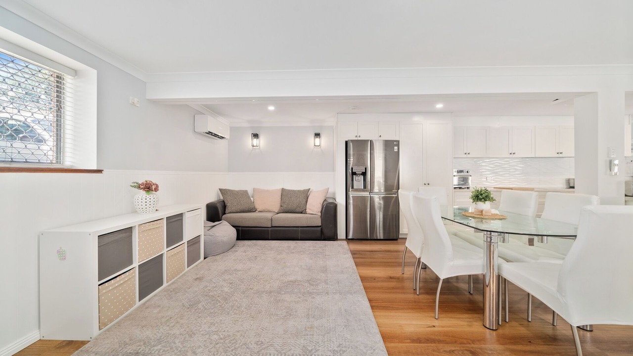 Photo of Livingroom in Shailer Park