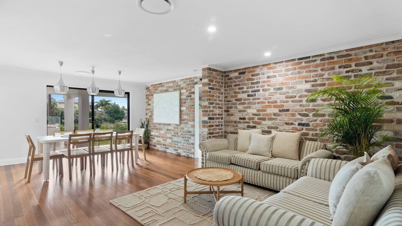 Photo of Livingroom in Broadbeach Waters