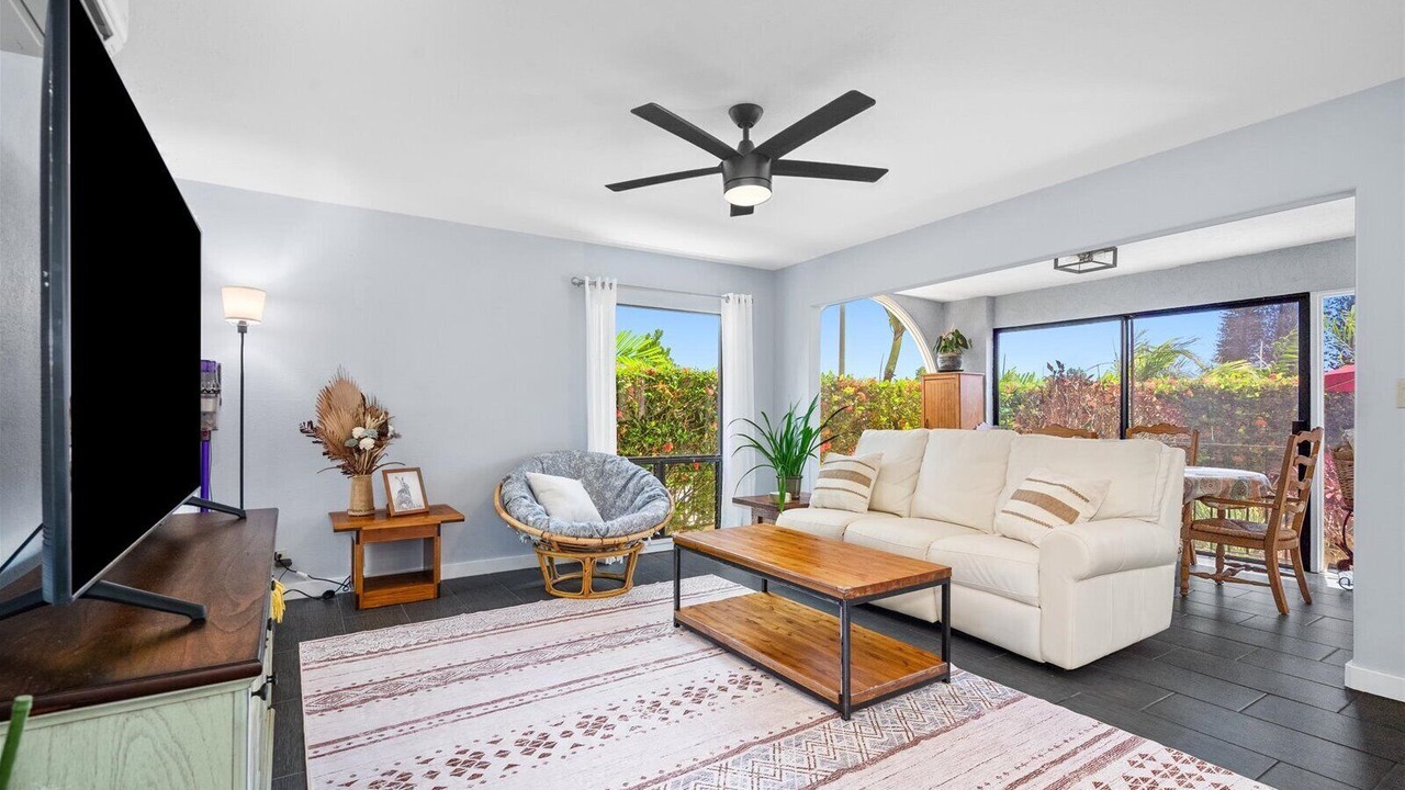 Photo of Livingroom in Hawaii Kai