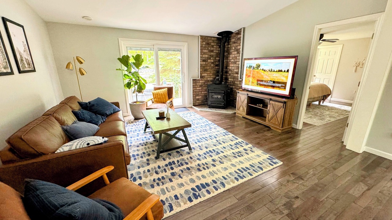 Photo of Livingroom in Saugerties