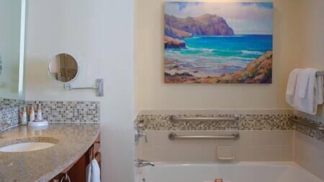 Photo of Bathroom in Poipu