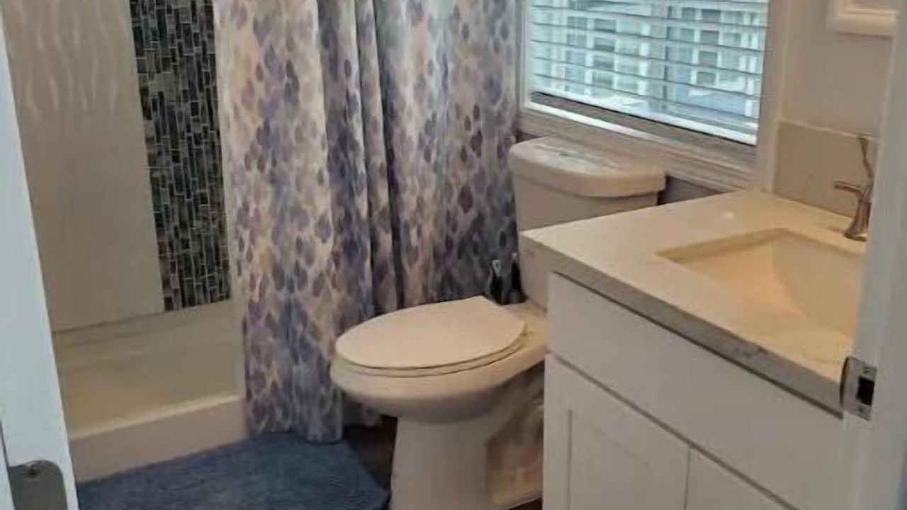 Photo of Bathroom in Glenwood