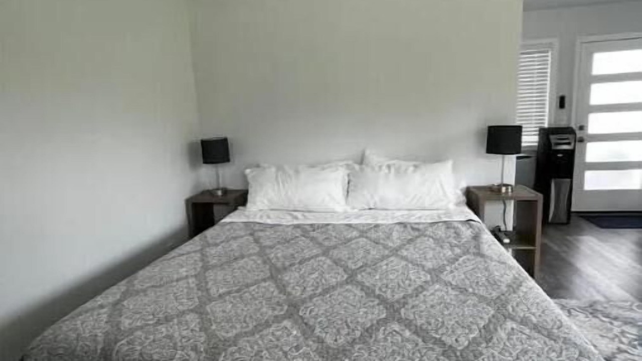 Photo of Bedroom in Glenwood