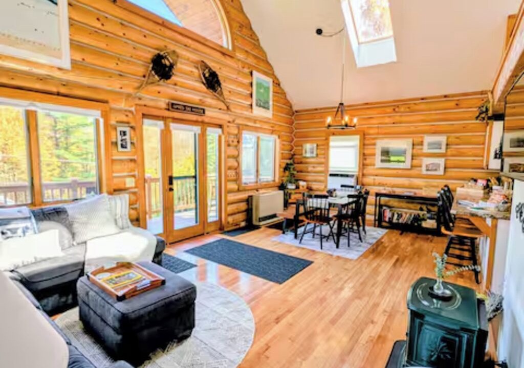 Photo of Livingroom in Warren