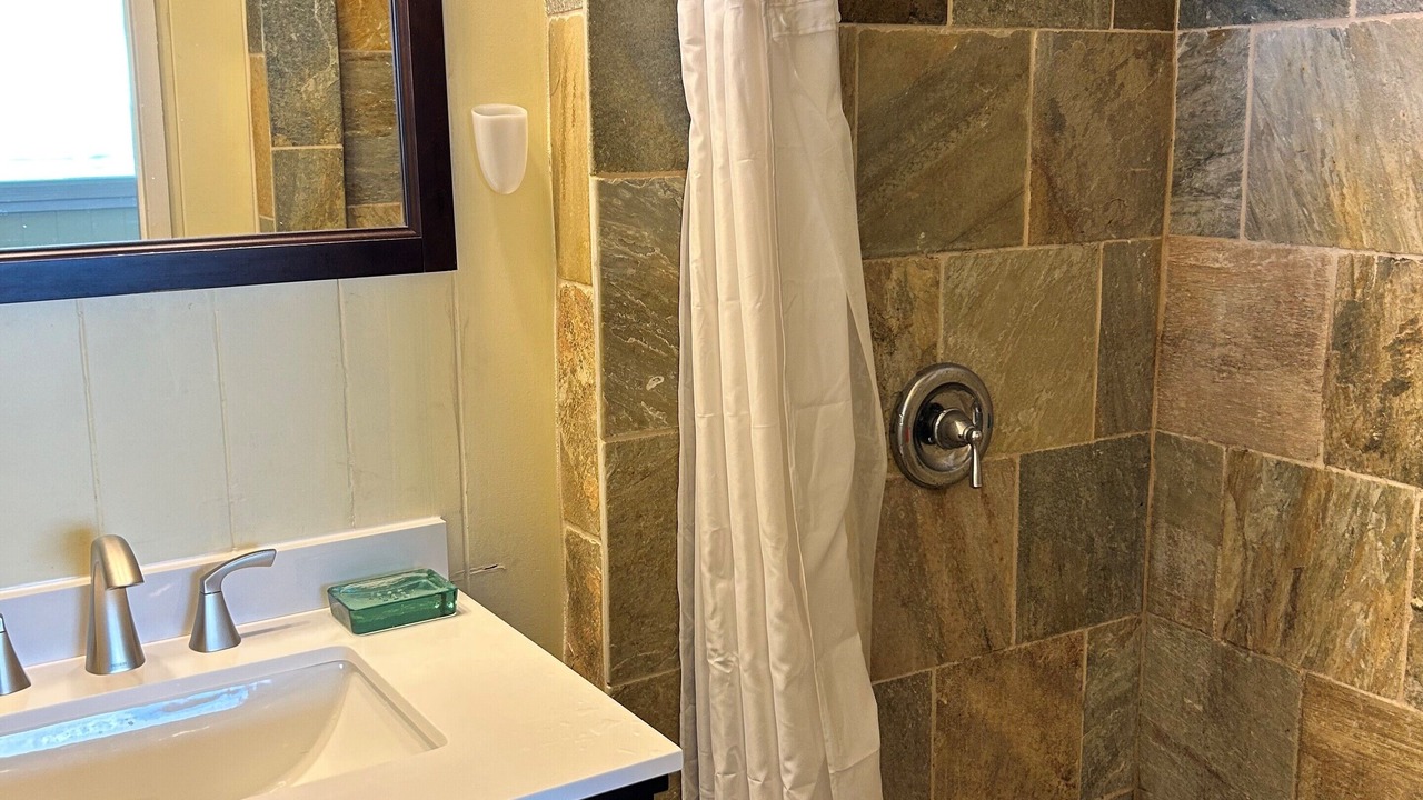 Photo of Bathroom in Mokuleia