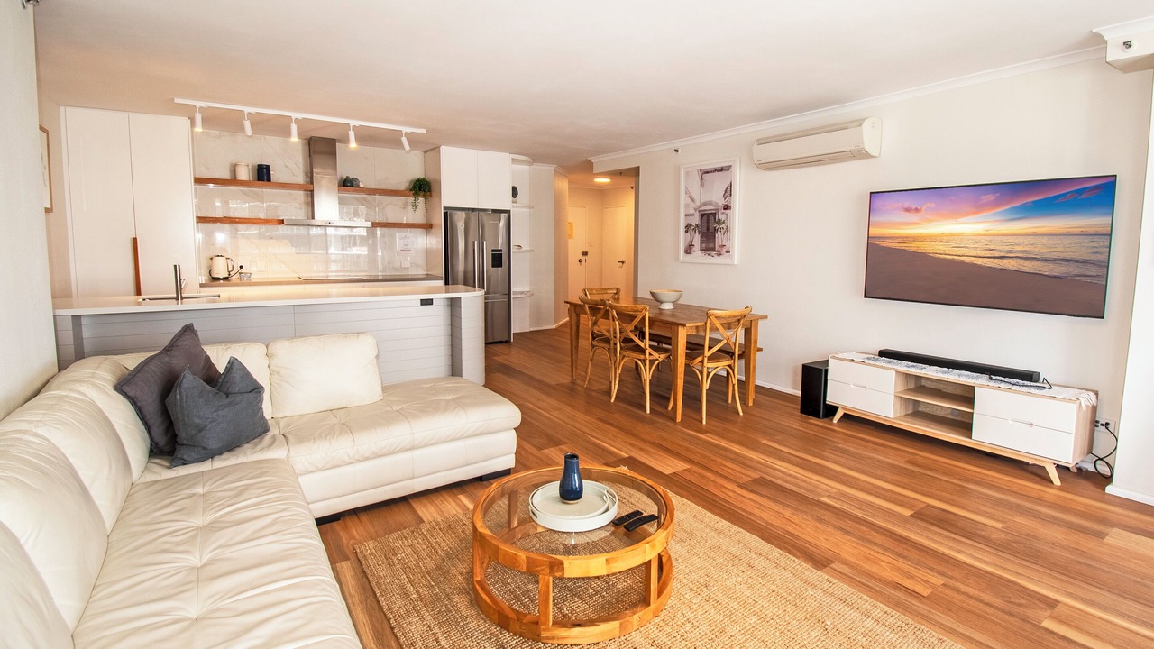 Photo of Livingroom in Main Beach