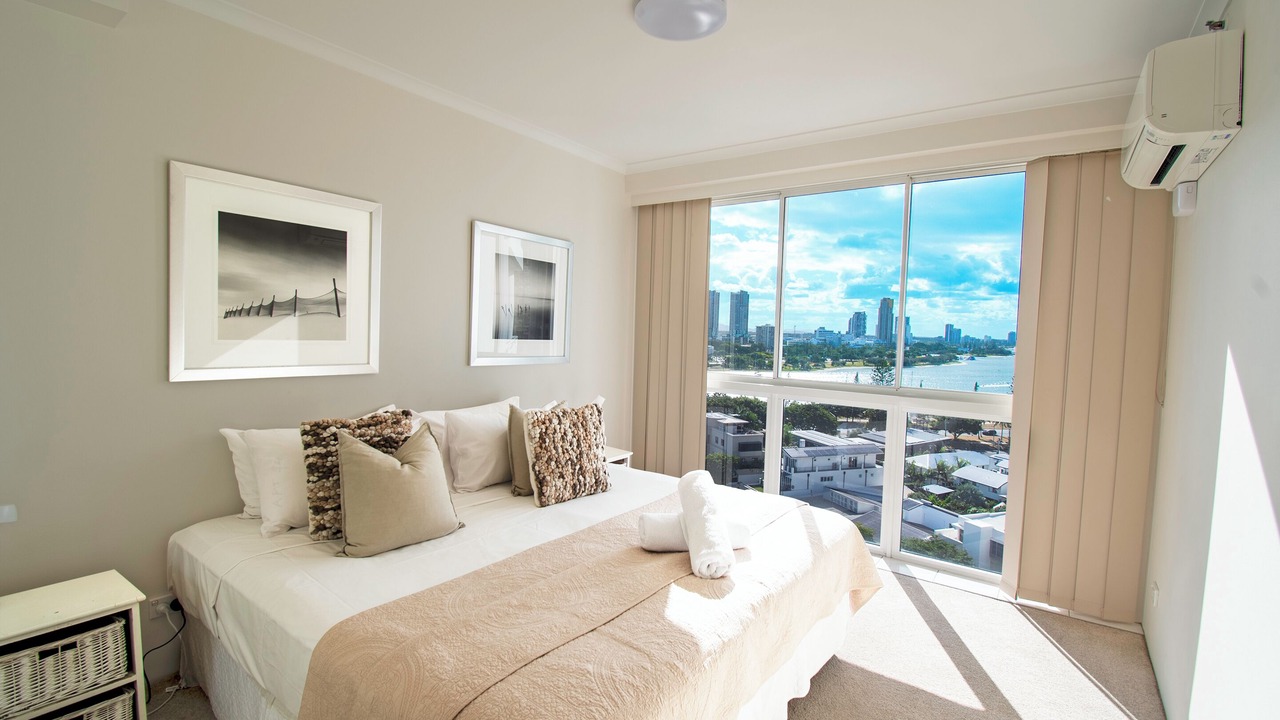 Photo of Bedroom in Main Beach