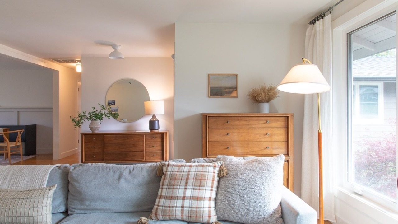 Photo of Livingroom in Silver Lake