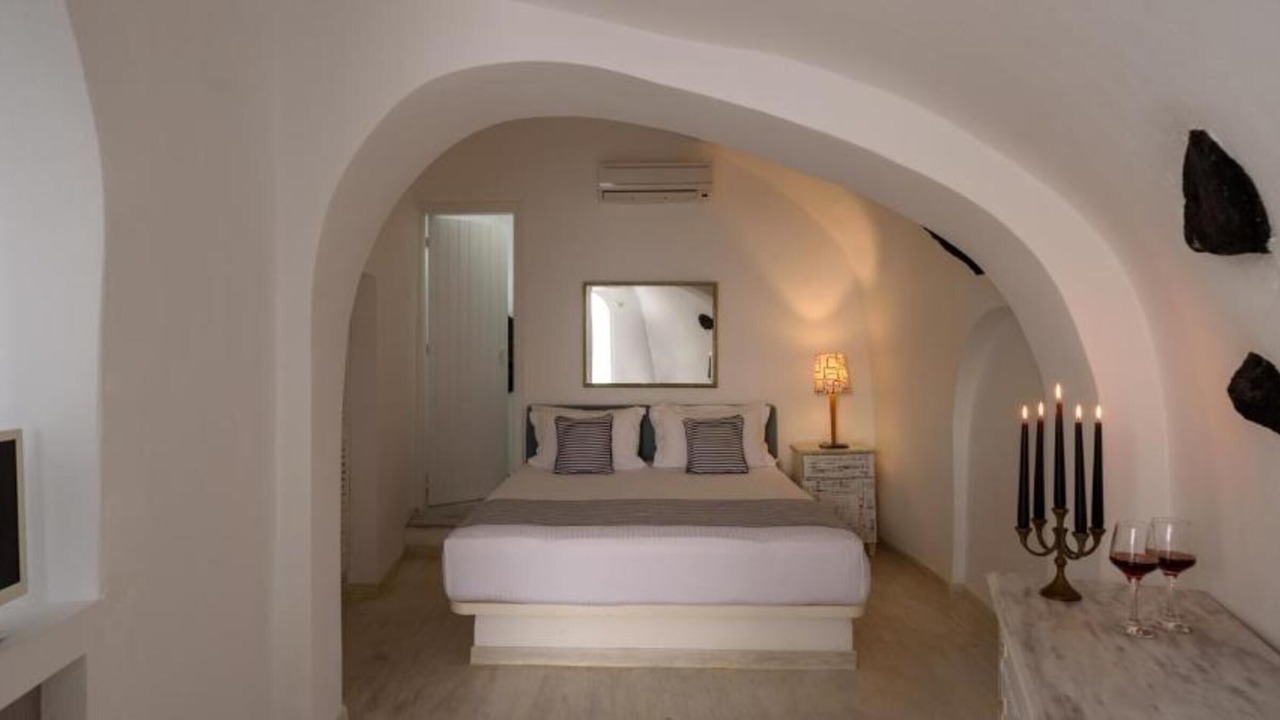 Photo of Bedroom in Imerovigli