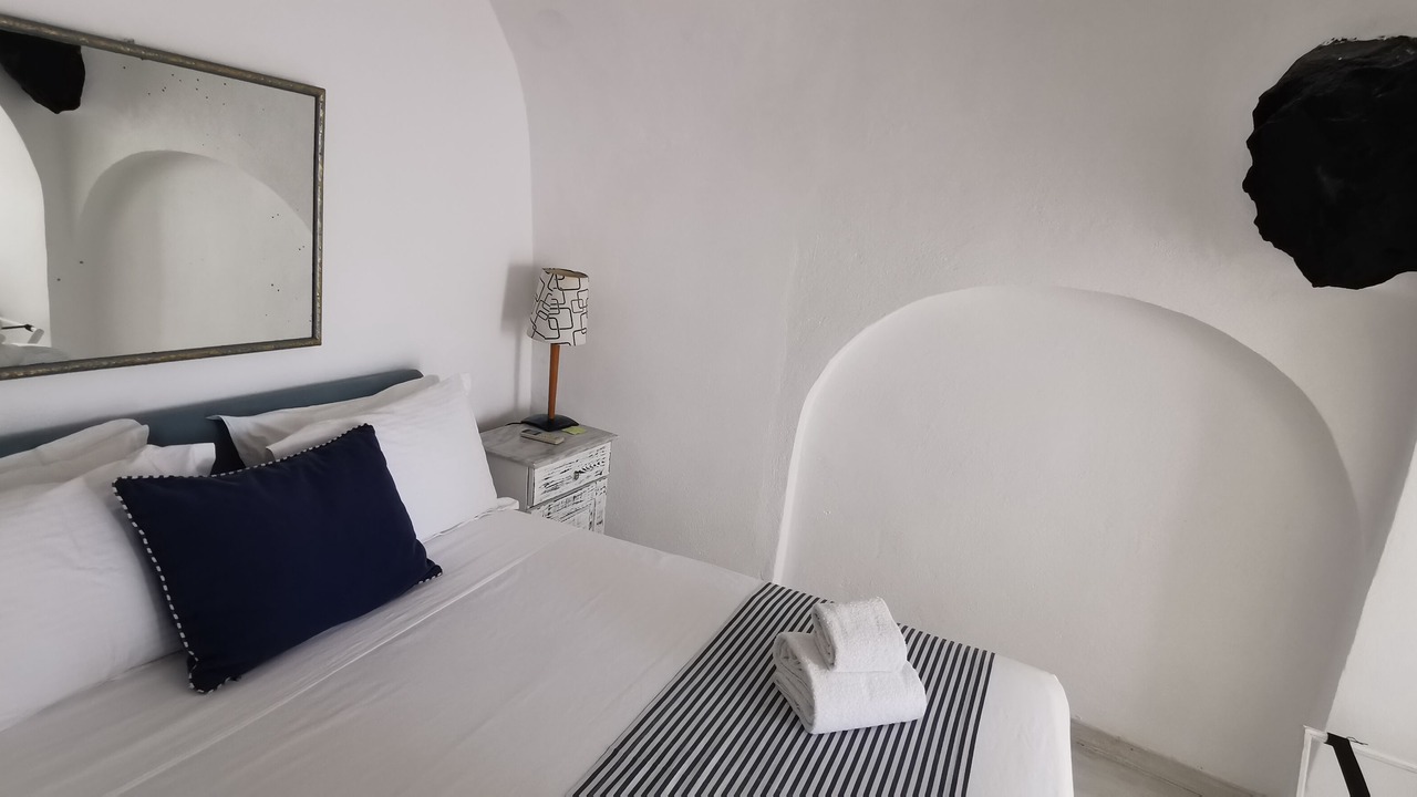 Photo of Bedroom in Imerovigli
